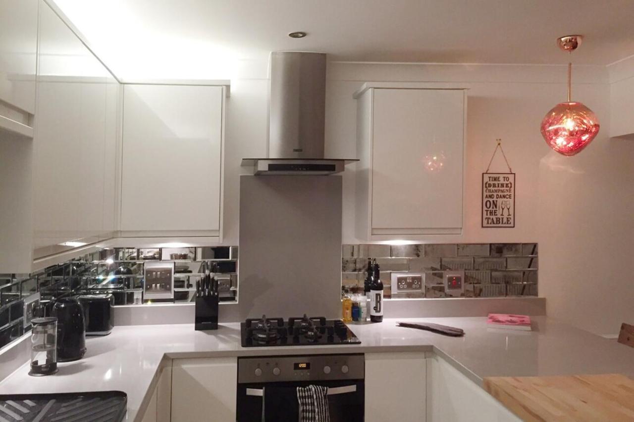 Spacious 1 Bedroom Split Level Old Pub Conversion Tower Bridge 伦敦 外观 照片